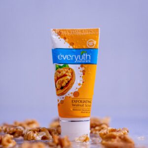 Everyuth Naturals Exfoliating Walnut Scrub